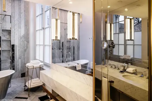 Зеркало AGC  зеркало mirox 3g bronze, влагостойкое, 4мм (2250*3210)