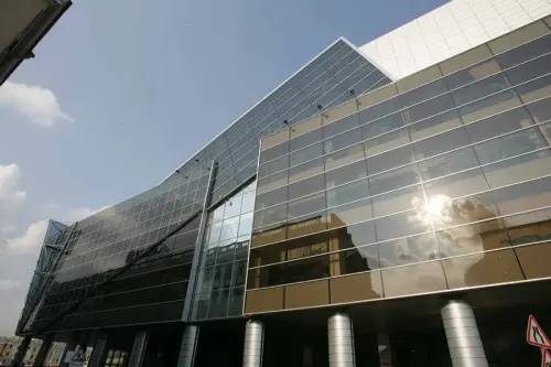 Стекло интерьерное AGC  стекло planibel bronze, 4мм (1605*2550)